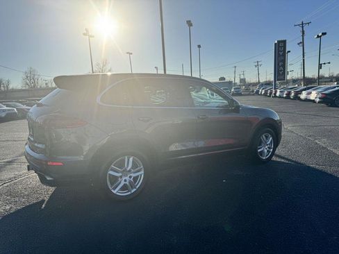 Used 2016 Porsche Cayenne AWD/4WD image 4