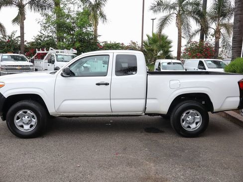 Used 2019 Toyota Tacoma SR image 5