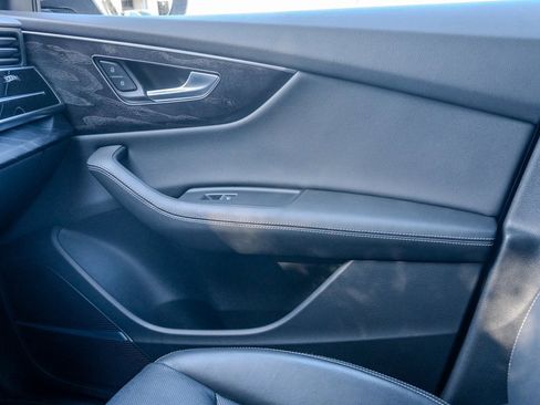 Used 2023 Audi Q8 Premium Plus image 13