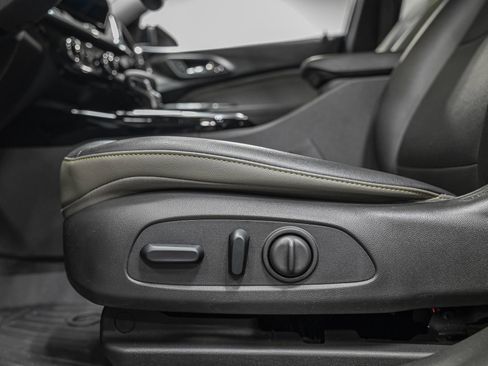 Used 2025 Chevrolet Trax ACTIV w/ Driver Confidence Package image 13