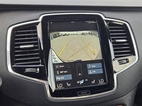 Used 2022 Volvo XC90 T6 Momentum w/ Advanced Package image 19