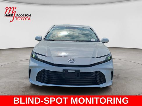 Used 2025 Toyota Camry LE FWD image 2