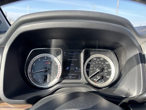 Used 2018 Nissan Titan SL w/ Chrome Package image 15