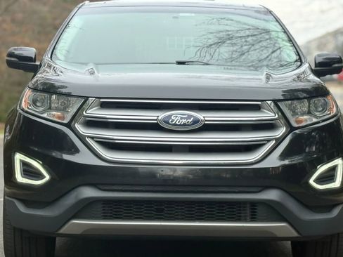 Used 2015 Ford Edge Titanium image 2
