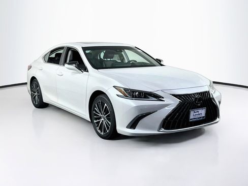 Used 2024 Lexus ES 350 w/ Premium Package FWD image 3