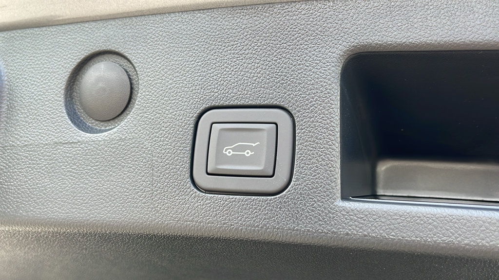 New 2027 GMC Terrain AT4 w/ Convenience Package III AWD/4WD image 28