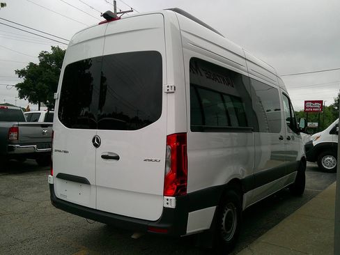 Used 2024 Mercedes-Benz Sprinter 2500 image 7