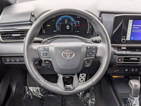Used 2025 Toyota Camry SE image 22