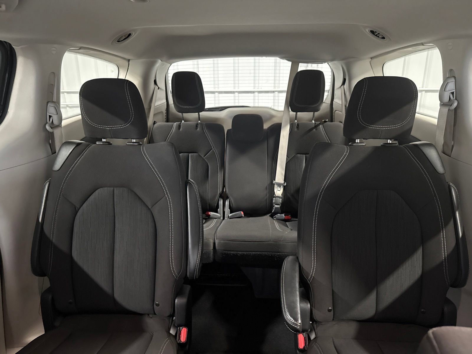 Used 2023 Chrysler Voyager LX FWD image 23