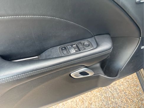 Used 2022 Dodge Challenger SXT w/ Plus Package image 20