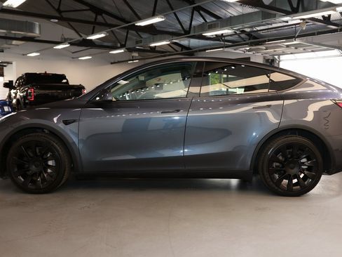 Used 2023 Tesla Model Y Long Range image 4