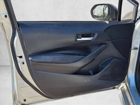 Used 2020 Toyota Corolla LE FWD image 9