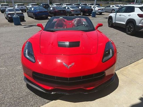 Used 2015 Chevrolet Corvette Stingray Convertible RWD image 2