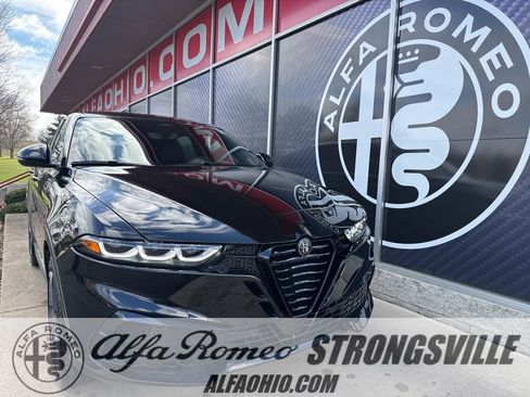 New 2026 Alfa Romeo Tonale Veloce w/ Quick Order Package 23H Volce image 1