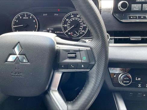 Used 2024 Mitsubishi Outlander SE AWD/4WD image 18