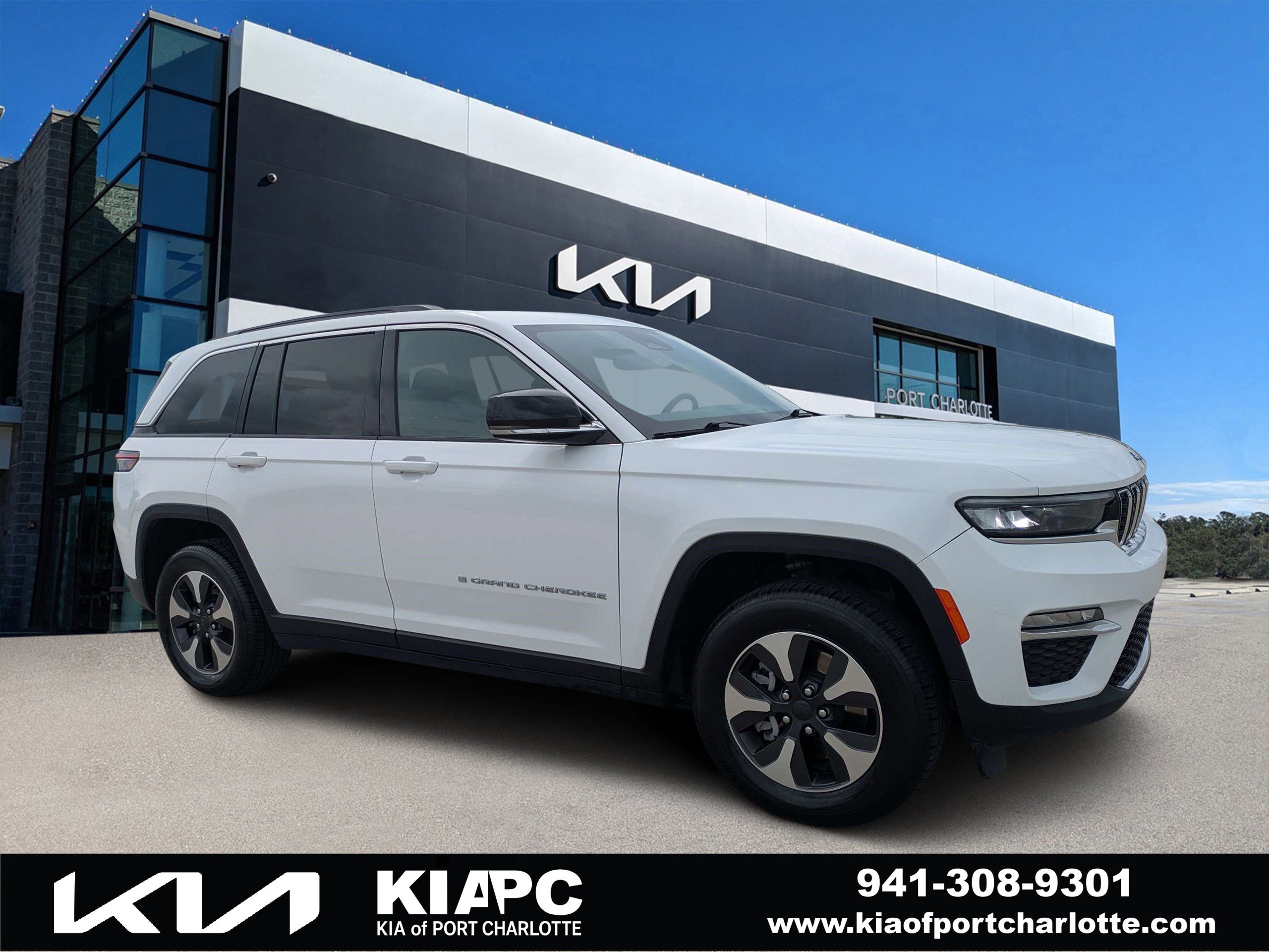 Used 2024 Jeep Grand Cherokee Limited 4xe AWD/4WD image 1