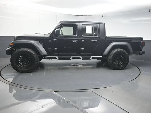 Used 2025 Jeep Gladiator Sport AWD/4WD image 5