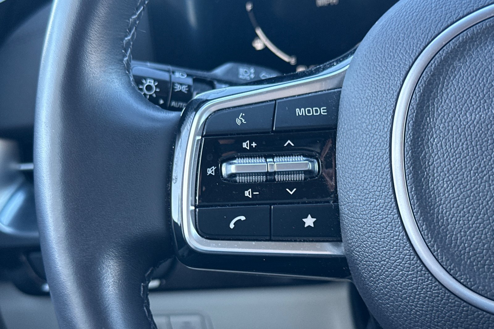 Used 2024 Kia Carnival SX Prestige FWD image 33