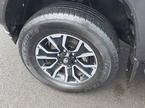 Used 2021 Toyota Tacoma TRD Sport w/ Technology Package image 24