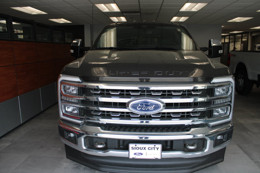 Certified 2024 Ford F350 Lariat w/ Chrome Package AWD/4WD image 2