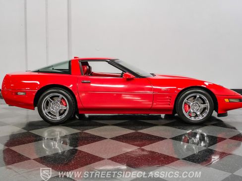Used 1991 Chevrolet Corvette ZR-1 RWD image 16