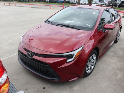 Used 2026 Toyota Corolla LE FWD image 3