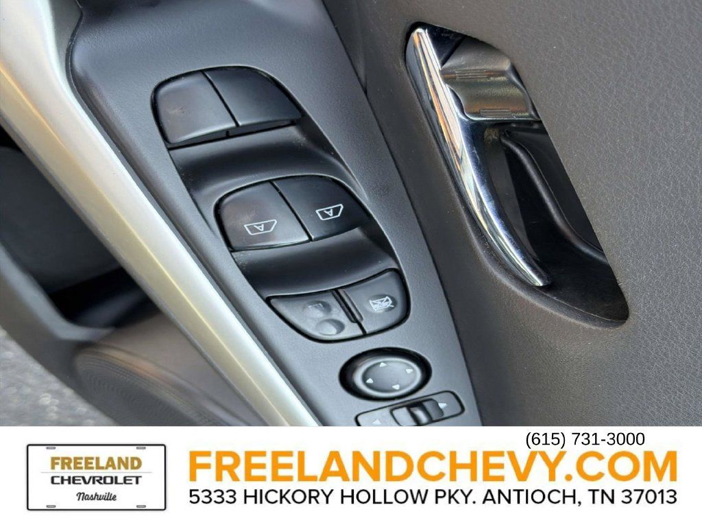 Used 2020 Nissan Kicks SR w/ SR Premium Package FWD image 20