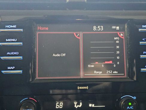 Used 2020 Toyota Camry SE FWD image 14