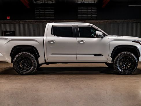 Used 2025 Toyota Tundra Platinum w/ Tow Tech Package AWD/4WD image 10