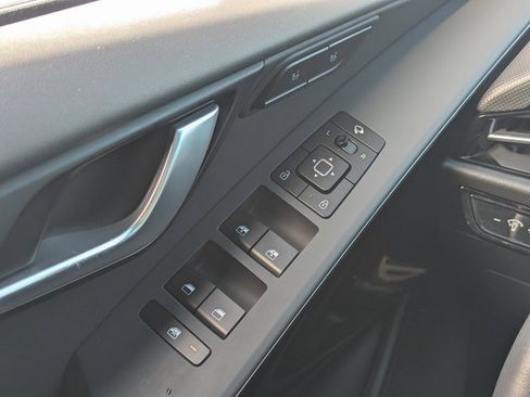 Used 2023 Kia Niro SX Touring image 24