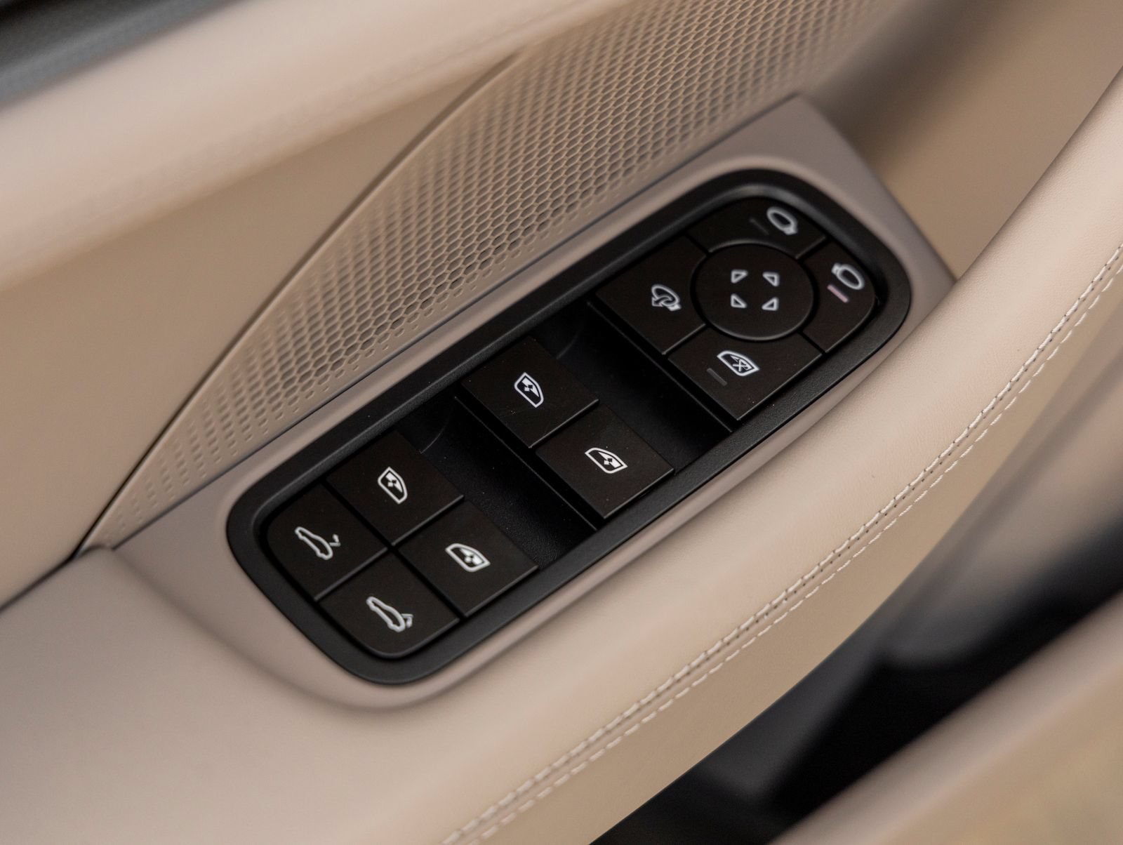 New 2026 Porsche Panamera RWD image 21