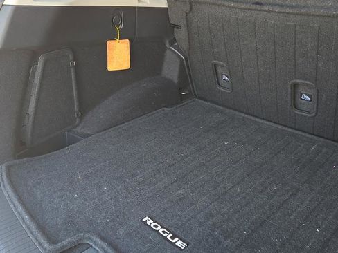 Used 2022 Nissan Rogue SV FWD image 20