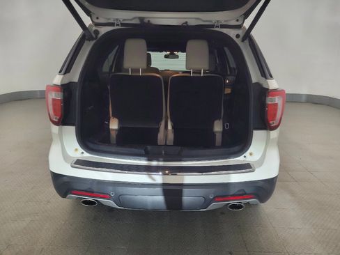 Used 2018 Ford Explorer Limited w/ Ford Safe & Smart Package AWD/4WD image 29