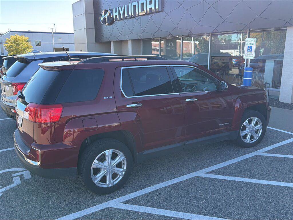 Used 2017 GMC Terrain SLE w/ Technology Package FWD image 8