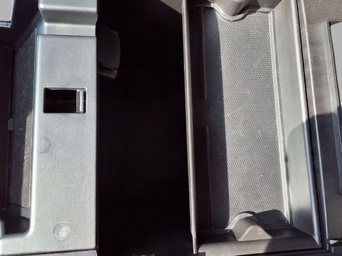 Used 2020 Ford Explorer XLT w/ Equipment Group 202A image 12