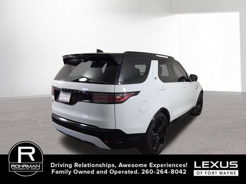Used 2024 Land Rover Discovery Dynamic SE AWD/4WD image 6