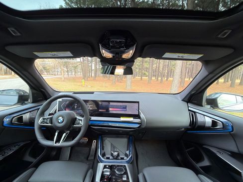New 2026 BMW X3 xDrive30 w/ Premium Package AWD/4WD image 2