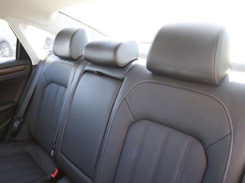 Used 2020 Volkswagen Passat 2.0T SEL image 14