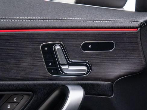 Used 2023 Mercedes-Benz CLA 250 4MATIC image 14