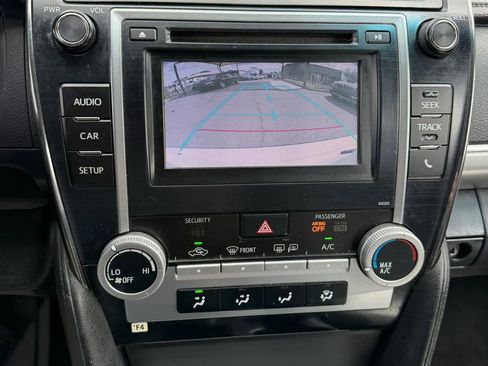 Used 2014 Toyota Camry SE image 14