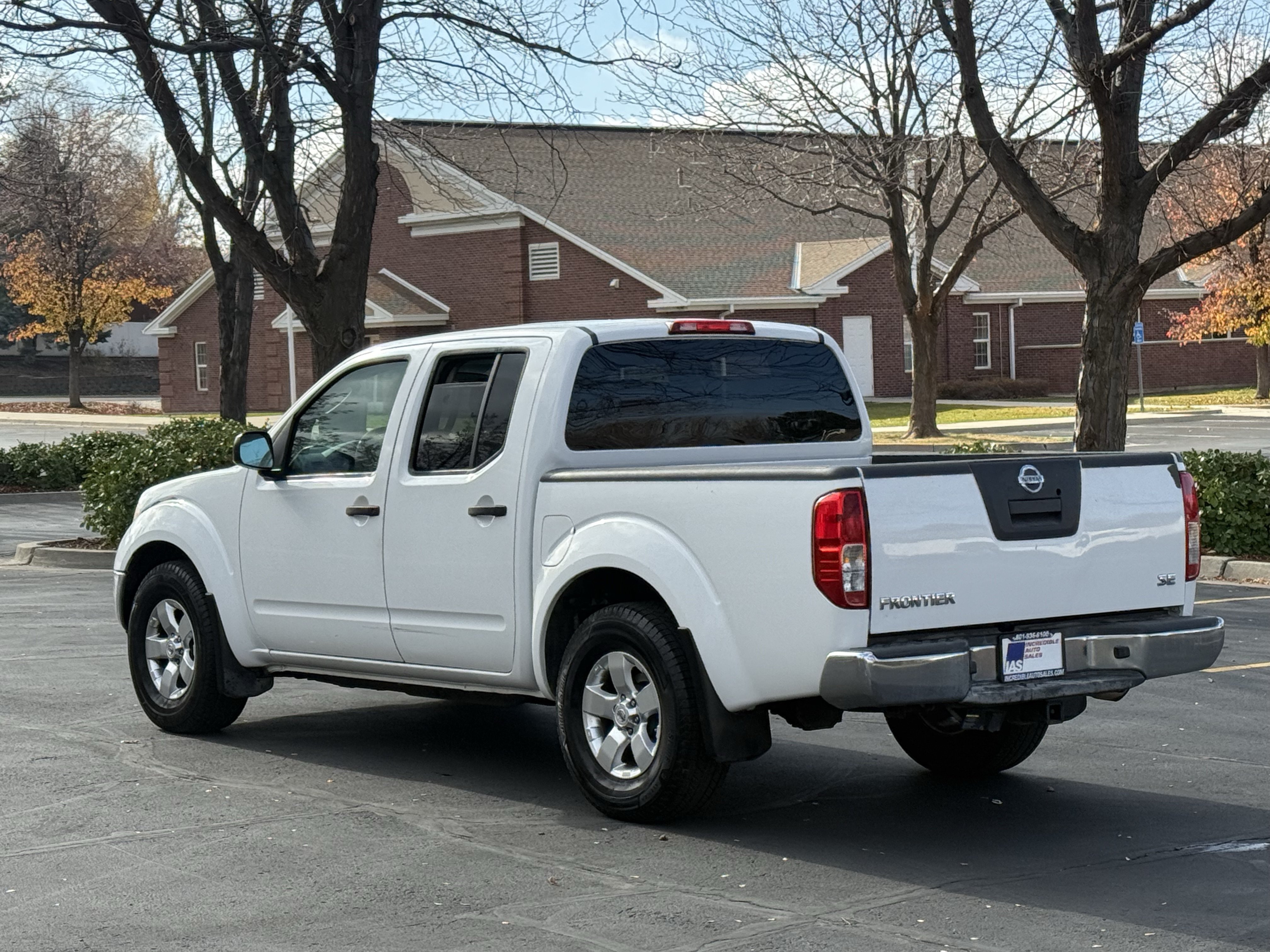 Used 2010 Nissan Frontier SE RWD image 8