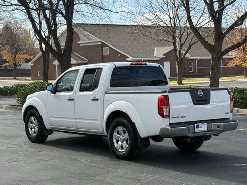 Used 2010 Nissan Frontier SE RWD image 8