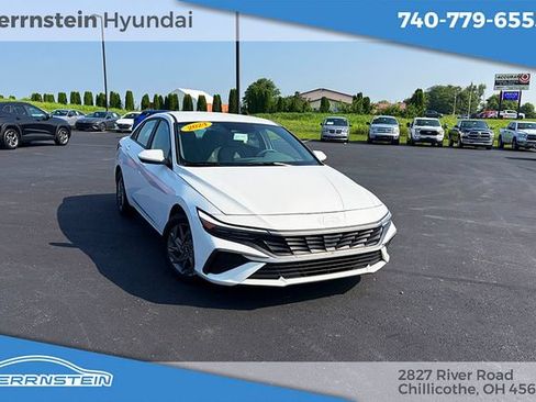 Used 2024 Hyundai Elantra SEL FWD image 1