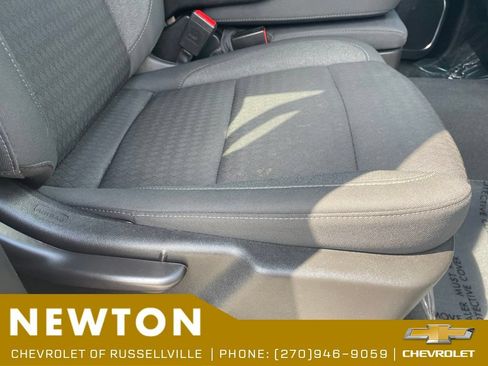 Used 2023 Chevrolet Silverado 1500 LT AWD/4WD image 23