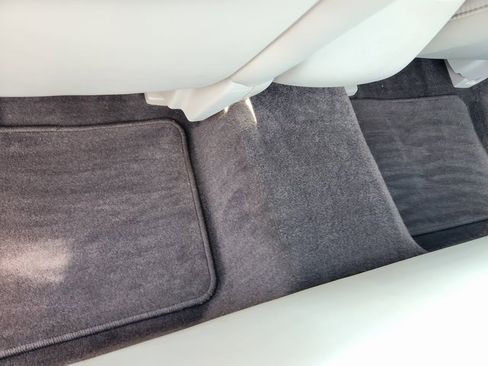 Used 2010 Buick Lucerne CXL image 8