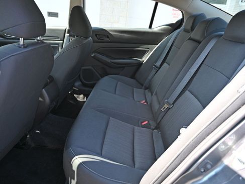 Used 2024 Nissan Altima 2.5 SV FWD image 15