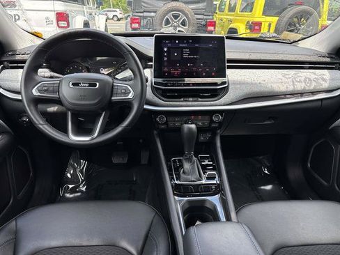 Certified 2022 Jeep Compass Latitude w/ Convenience Group AWD/4WD image 11