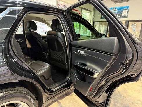 Used 2025 Genesis GV70 2.5T AWD/4WD image 34