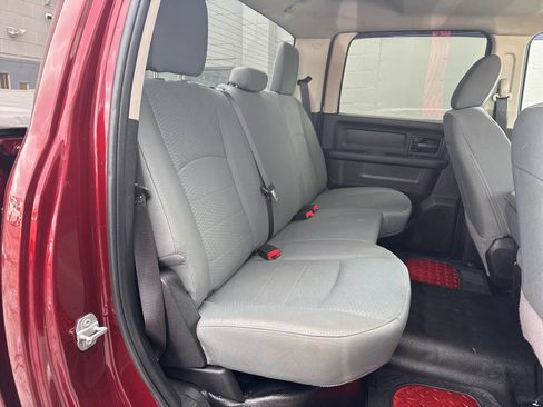 Used 2018 RAM 2500 Tradesman w/ Chrome Appearance Group image 19