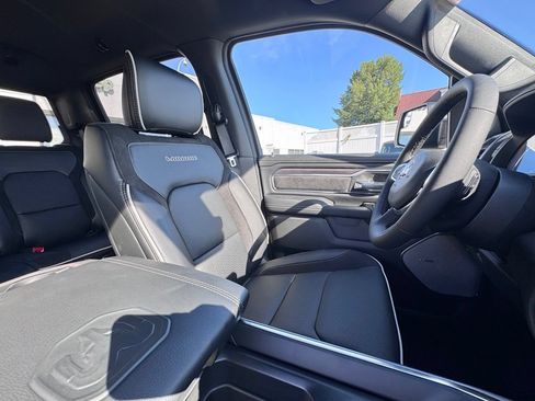 New 2026 RAM 1500 Laramie AWD/4WD image 19